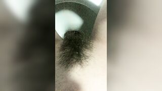 【艺校猫系女友】阳光洒在嫩穴上，大学生的寂寞暑假生活，粉穴中尿液喷射，自慰淫水，菊花特写看个够