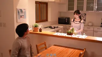 DASS-648 一位身材丰满的妻子，在教练用后入式性玩具顶入她子宫时达到性高潮，并且每天都去当绿帽奴 #五日市芽依