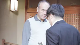 JUR-399 [中文字幕] 透明感120％、大家都羡慕的理想人妻『中出』解禁！！ 和丈夫做做爱后，总是被岳父持续中出 京香栞